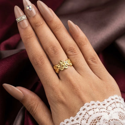 Elegant Floral Gold Ring