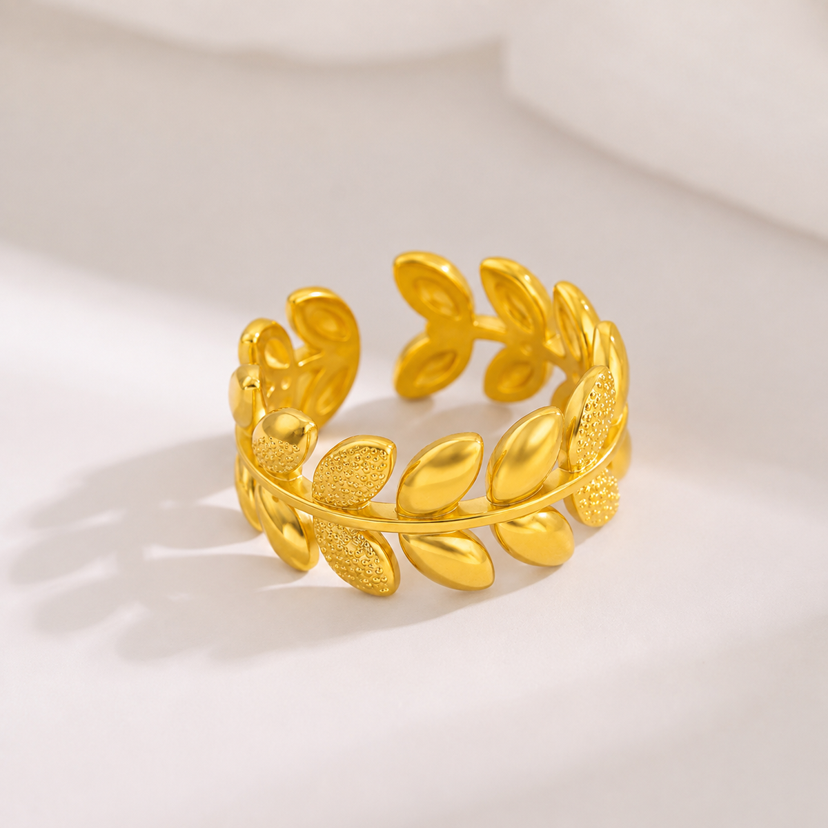 Elegance Gold Leaf Ring – Adjustable Vintage Finger Ring