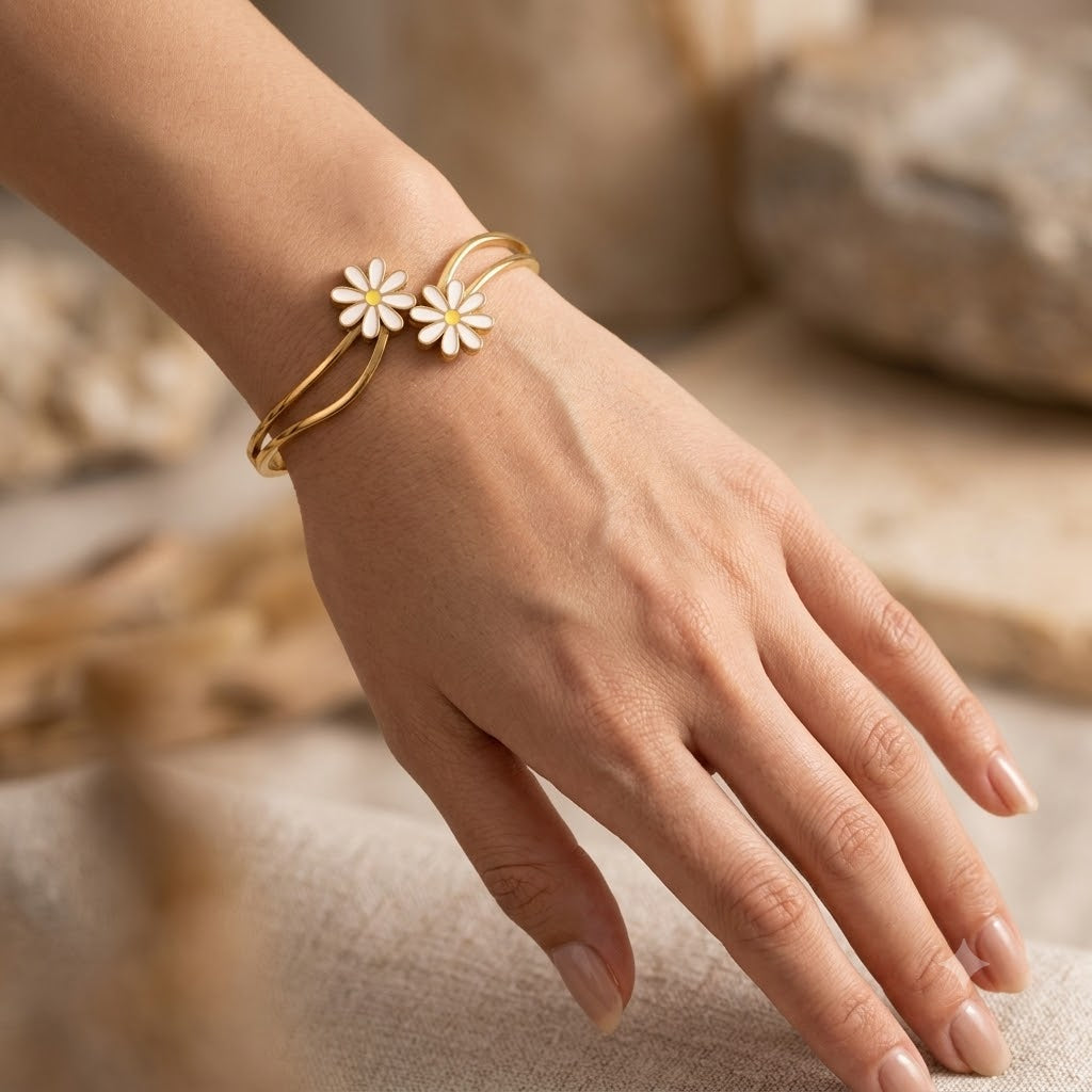 Aesthetic Daisy Flower Gold Bangle Bracelet