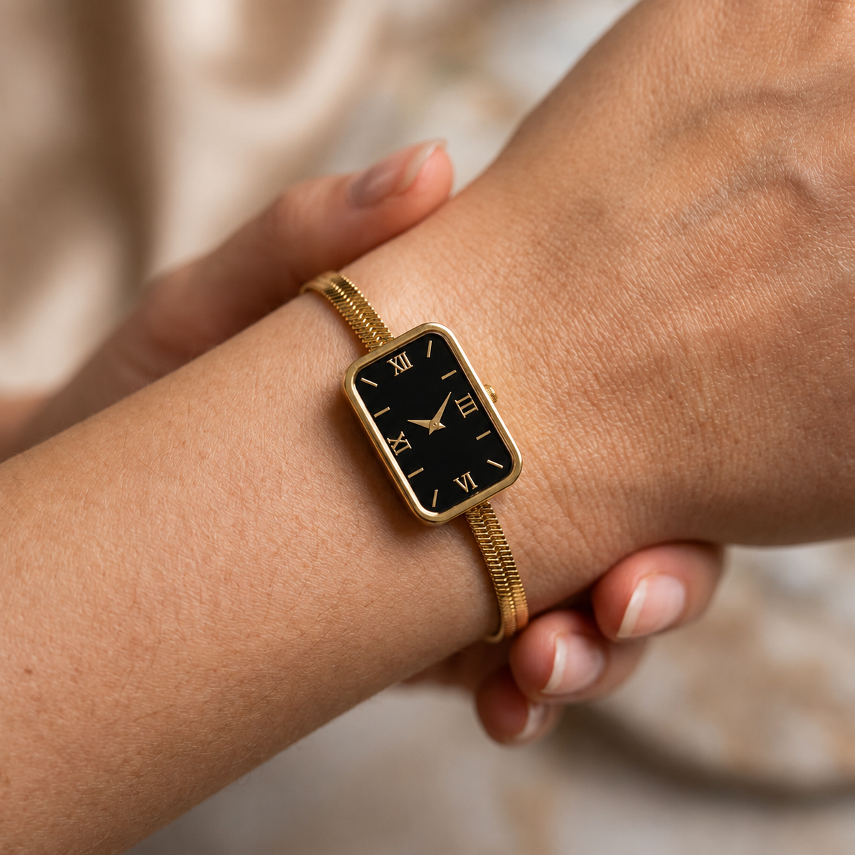 Luxury Vintage Watch-Style Gold Bracelet for Women