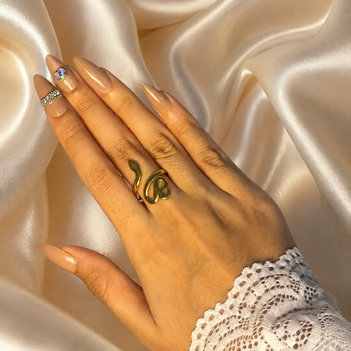 Elegant Gold Snake Ring for Women – Premium Statement Finger Ring