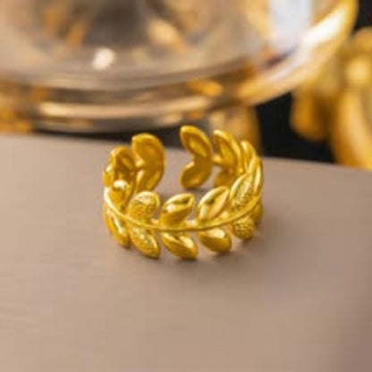 Elegance Gold Leaf Ring – Adjustable Vintage Finger Ring