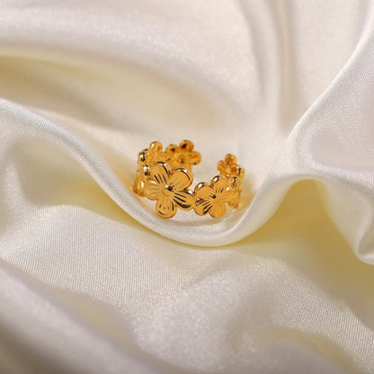 Elegant Floral Gold Ring