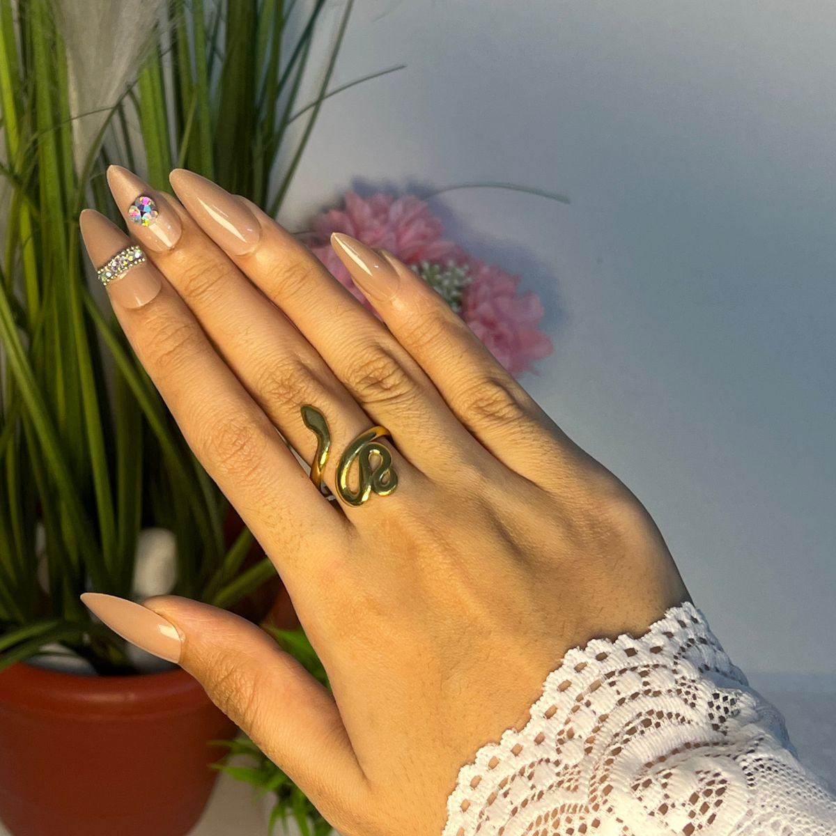 Elegant Gold Snake Ring for Women – Premium Statement Finger Ring