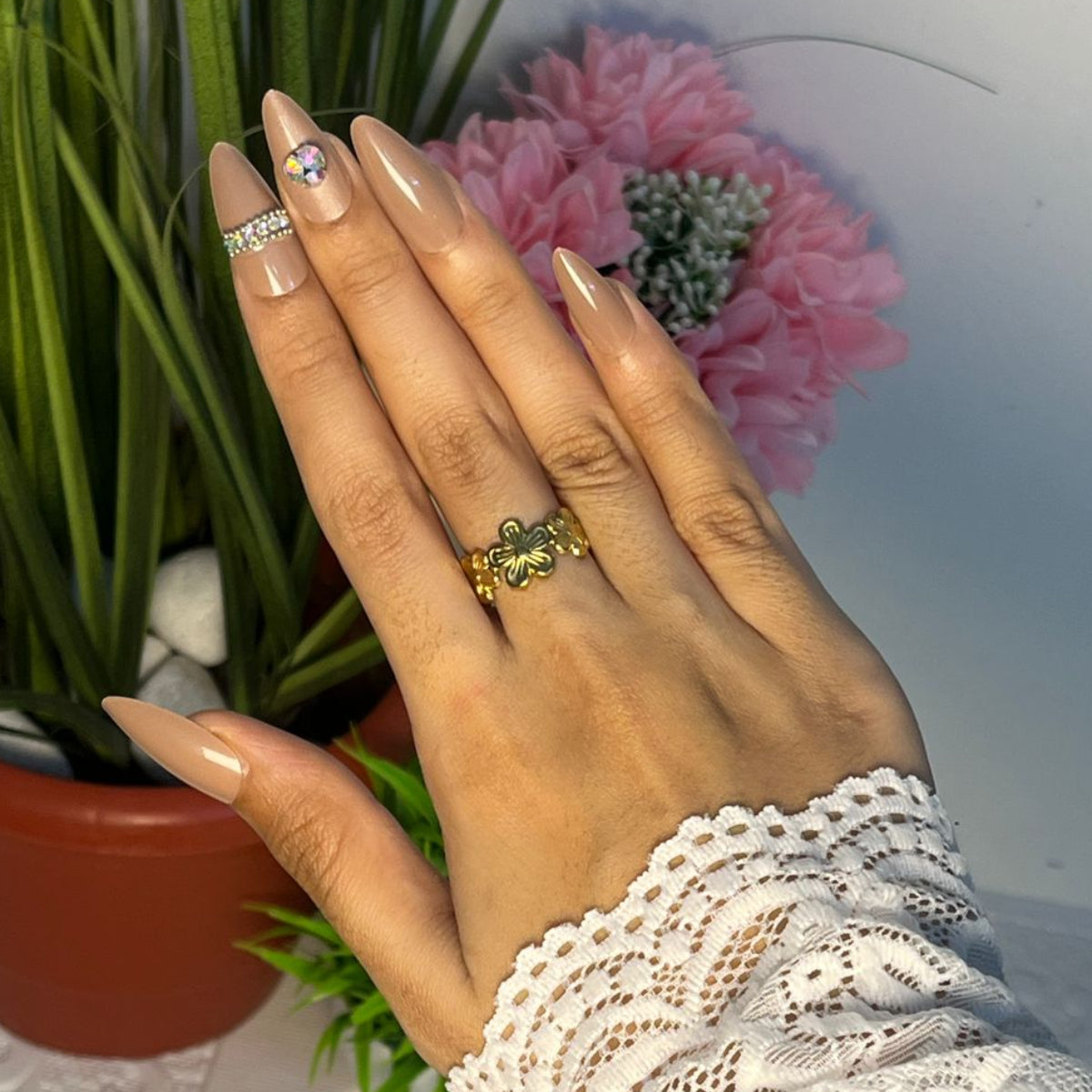 Elegant Floral Gold Ring